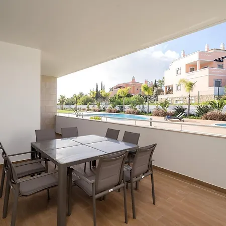 Luxury 3 Bedroom Apartment Lagos *