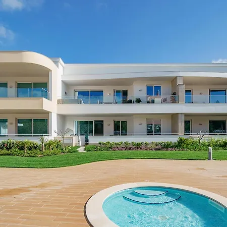 아파트 Luxury 3 Bedroom Apartment Lagos